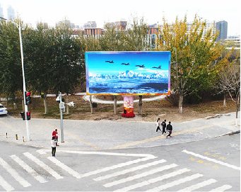 三门户外大屏广告投放要点。